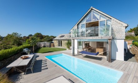 4 Bed in Rock