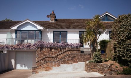 5 Bed in Rock