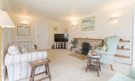 4 Bed in Rock 9