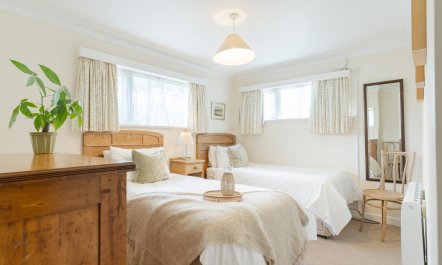 4 Bed in Rock 1