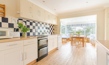 4 Bed in Rock 5