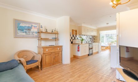 4 Bed in Rock 7