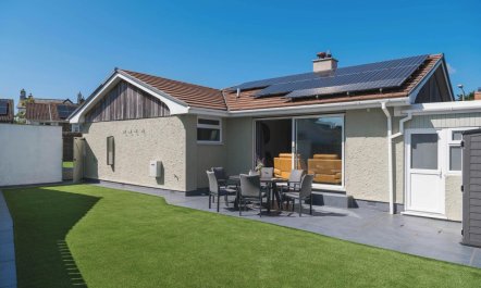 3 Bed in Rock 8