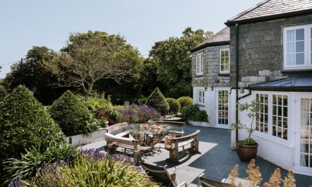 6 Bed in Rock
