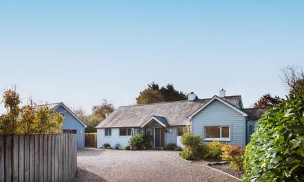 4 Bed in Rock