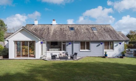 4 Bed in Rock 7