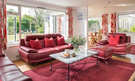 4 Bed in Rock 2