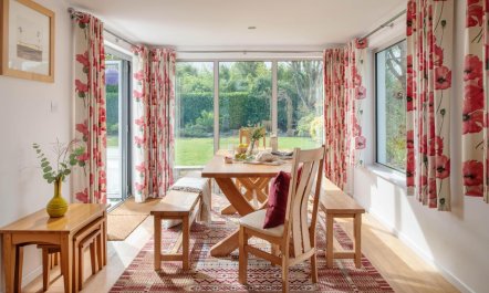 4 Bed in Rock 1