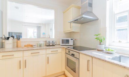 4 Bed in Rock 6