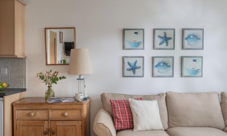 4 Bed in Rock 9