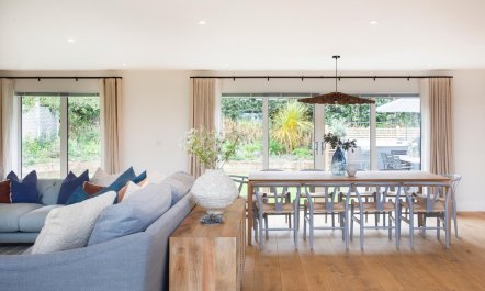 4 Bed in Rock 1