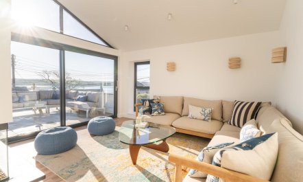 4 Bed in Rock 2