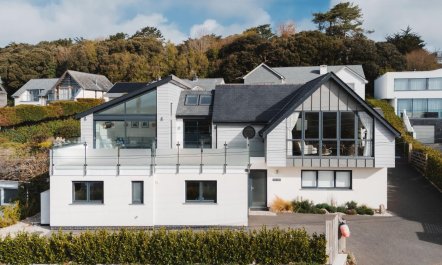 4 Bed in Rock