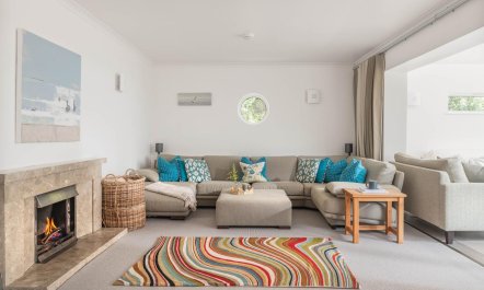 4 Bed in Rock 9