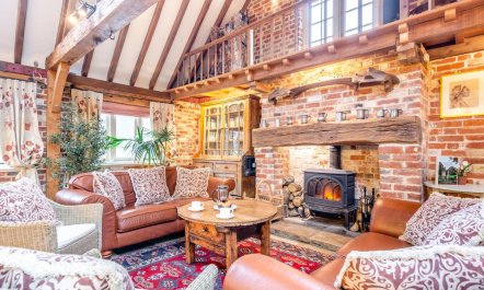 3 Bed in Dorking 1