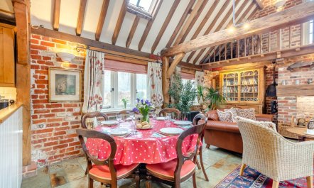 3 Bed in Dorking 2