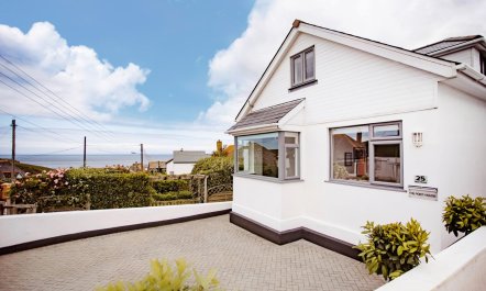 4 Bed in Port Isaac 2