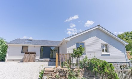 5 Bed in Rock