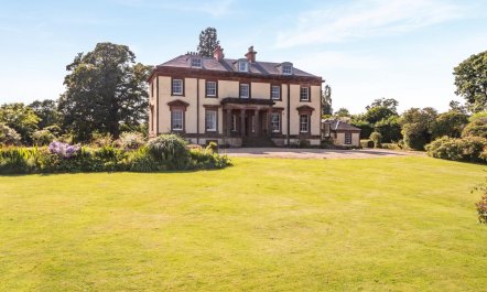 8 Bed in Buchlyvie