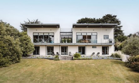 6 Bed in Rock