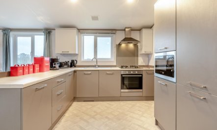 2 Bed in Bowdens 1