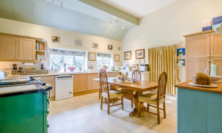 4 Bed in Euston 7