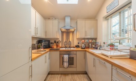 2 Bed in Whitstable 1