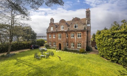 7 Bed in Poole