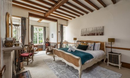 7 Bed in Poole 9