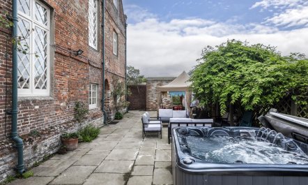 7 Bed in Poole 1