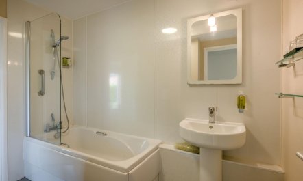 2 Bed in Barnham Broom 8