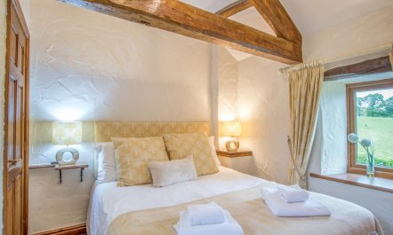 2 Bed in Heads Nook 8