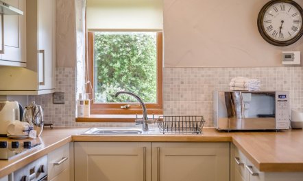 2 Bed in Heads Nook 8