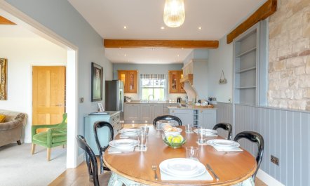 3 Bed in Heads Nook 7