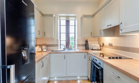 3 Bed in Heads Nook 3