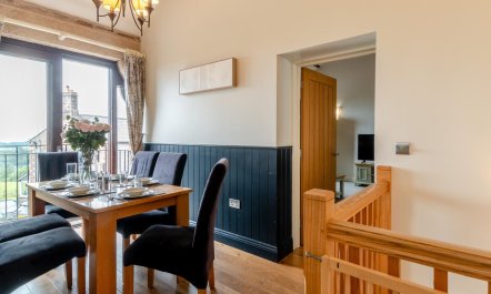 3 Bed in Heads Nook 7