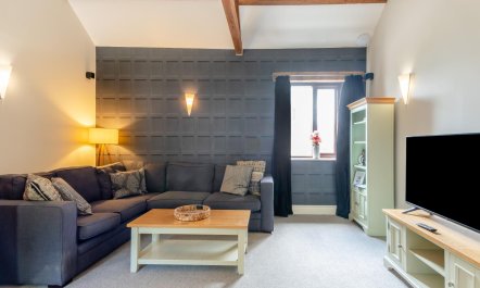 3 Bed in Heads Nook 5