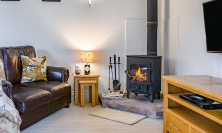 1 Bed in Heads Nook 5