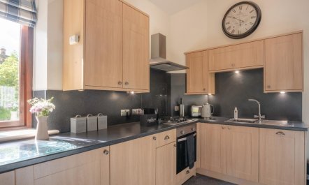 1 Bed in Heads Nook 6
