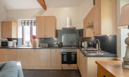 1 Bed in Heads Nook 5