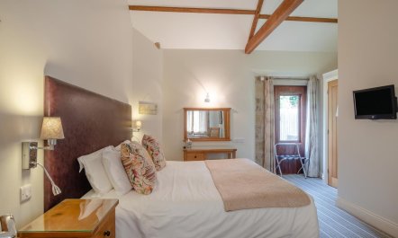 1 Bed in Heads Nook 9