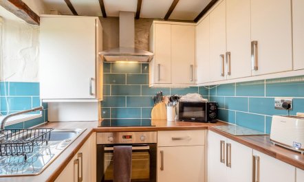 1 Bed in Heads Nook 8