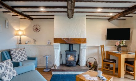 1 Bed in Heads Nook 4