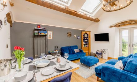 2 Bed in Whaley Bridge 6