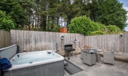 2 Bed in Whaley Bridge 3