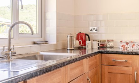 3 Bed in Llwyn Du 7