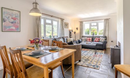 3 Bed in Llwyn Du 2