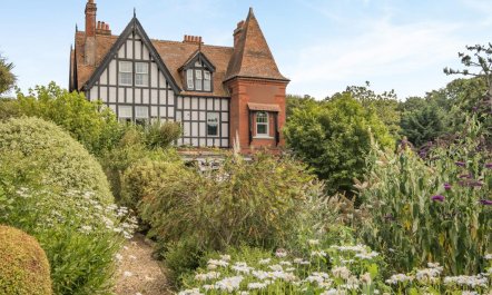 9 Bed in Totland Bay