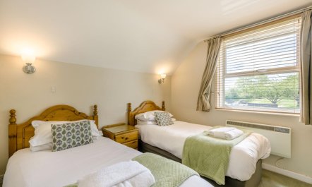2 Bed in Barnham Broom 7