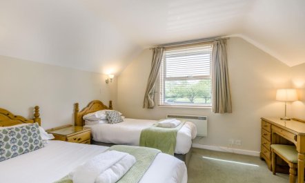 2 Bed in Barnham Broom 8